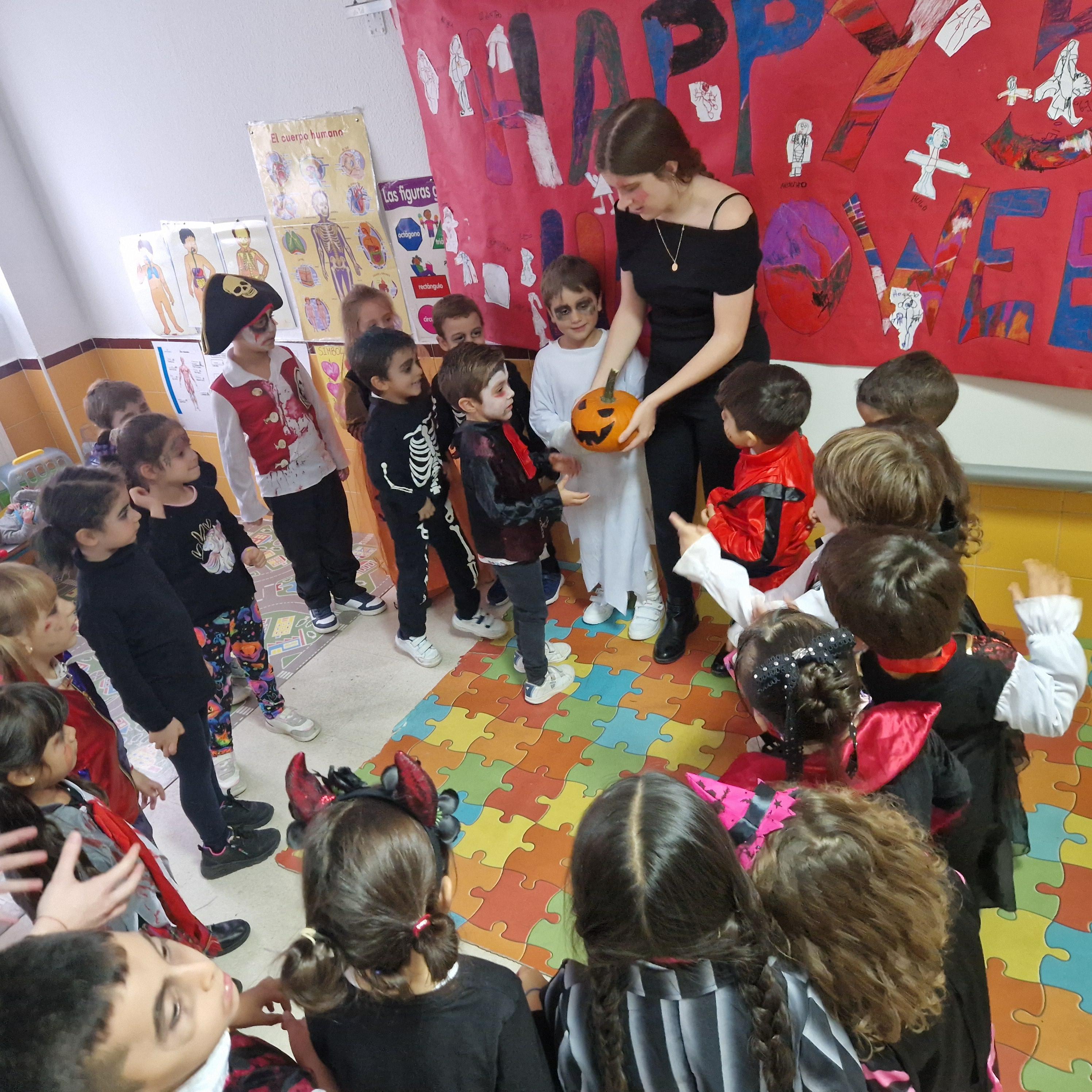Halloween Games 2ºBachillerato-Infantil