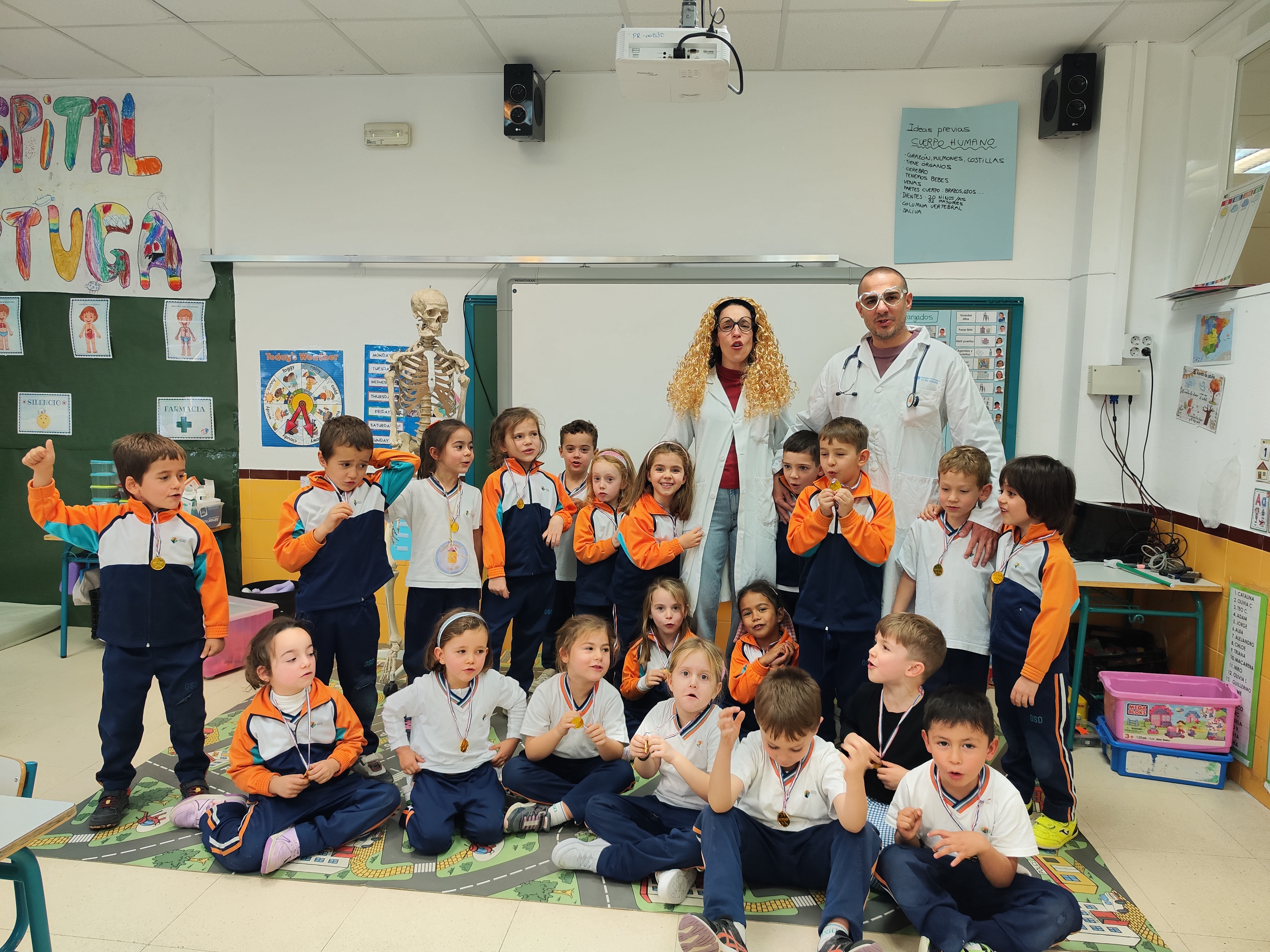 ¡Nos convertimos en médicos en nivel 5!