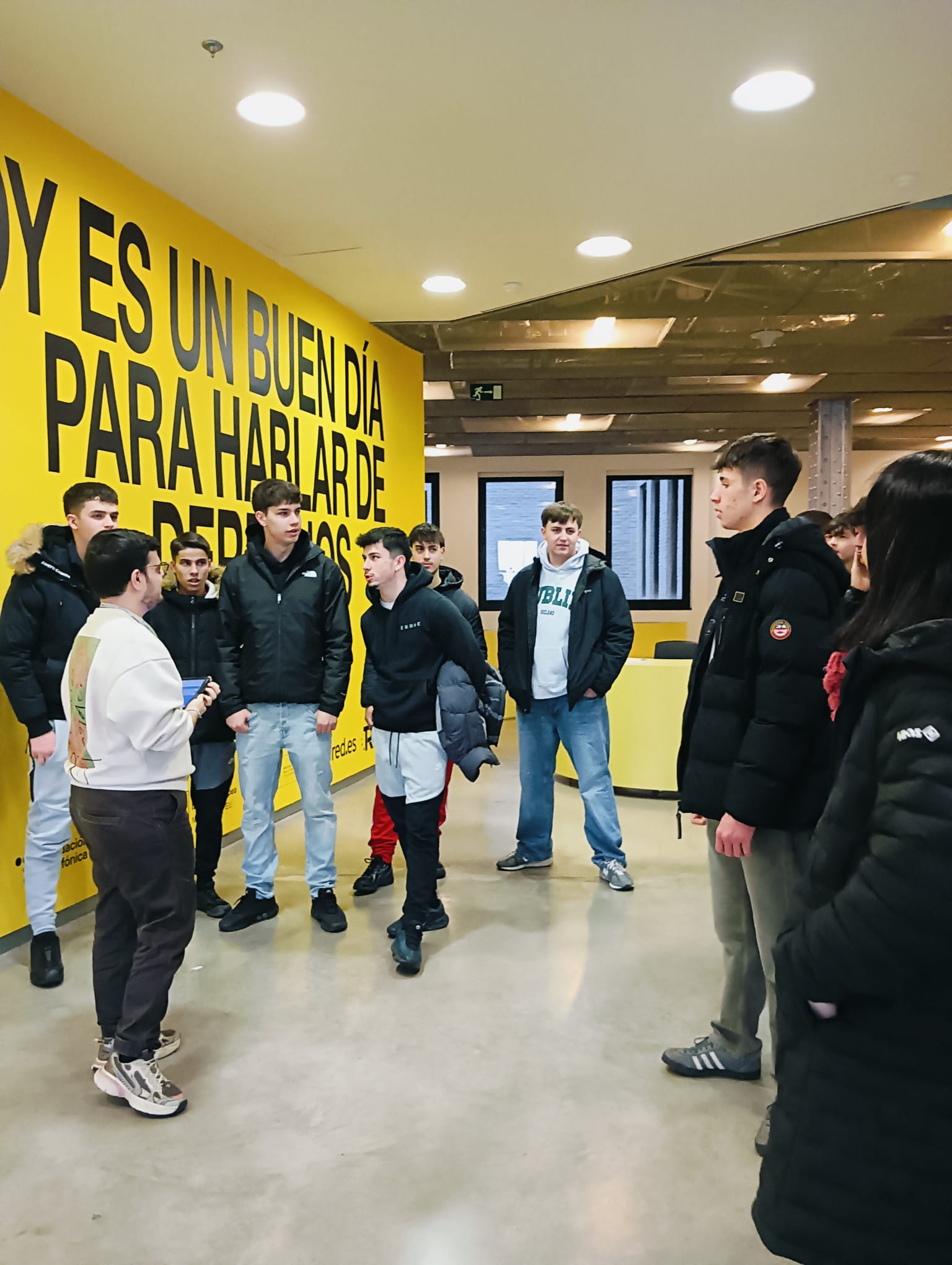 FABRICACIÓN MECÁNICA aprende de «Derechos Digitales»