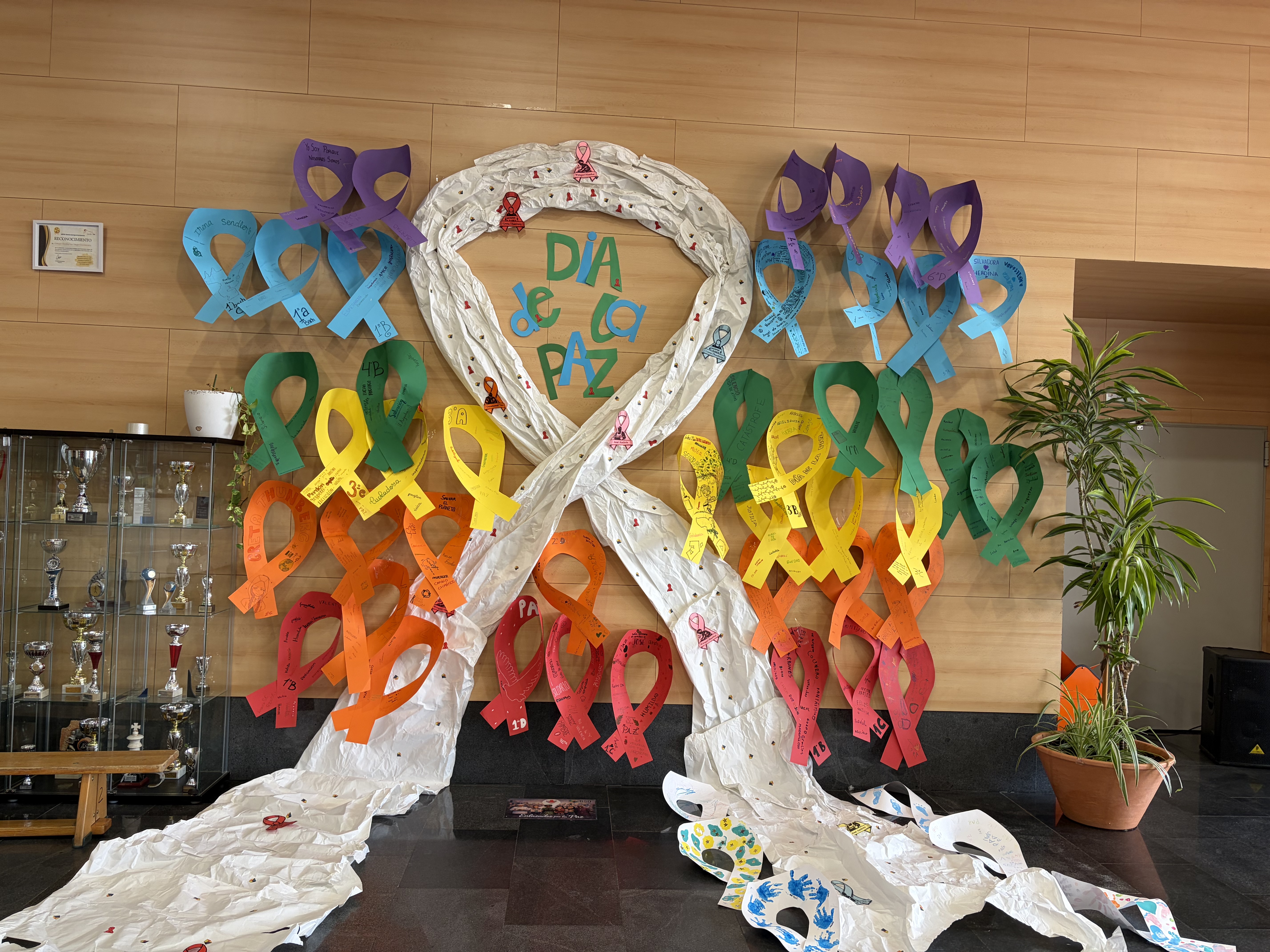 Enlazados por la paz